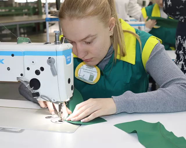 Конкурс профессионального мастерства среди  молодых рабочих швейной фабрики 